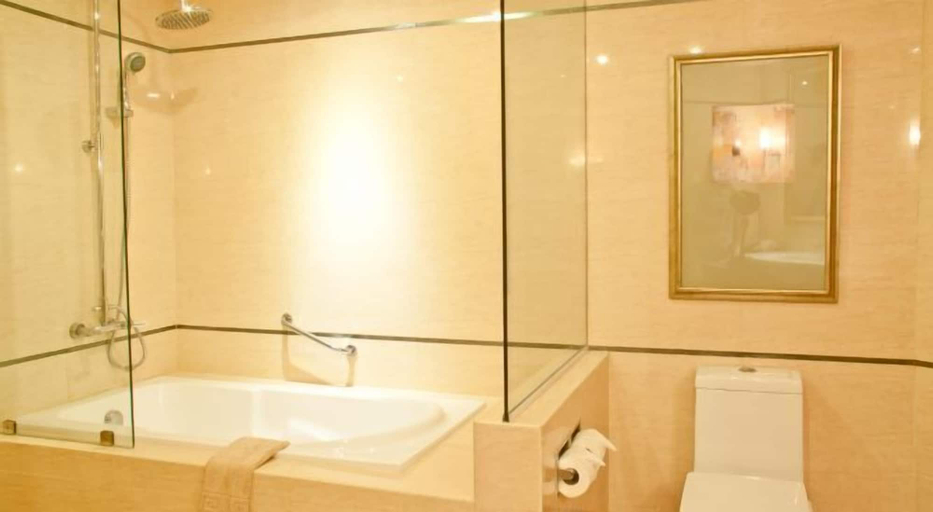 Bathroom 4, Royal Garden Hotel, Ozamis City