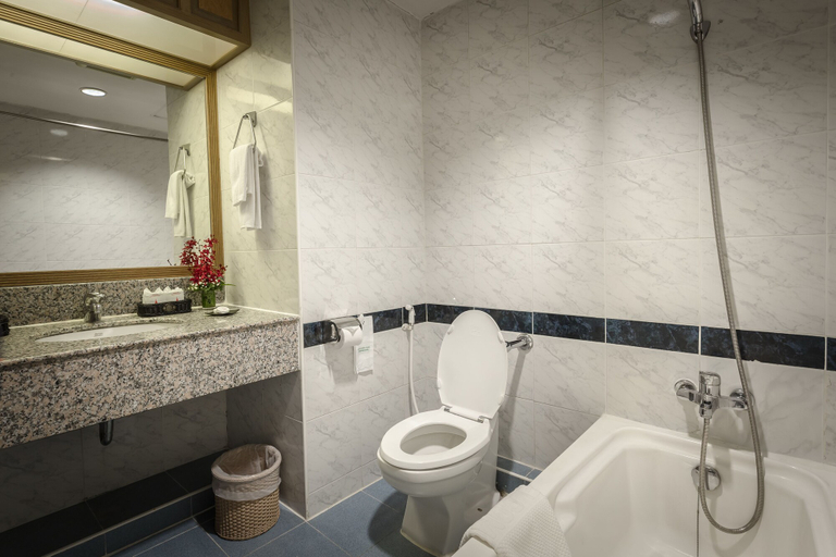 Bathroom 2, Grand Tower Inn Rama VI Hotel, Phaya Thai