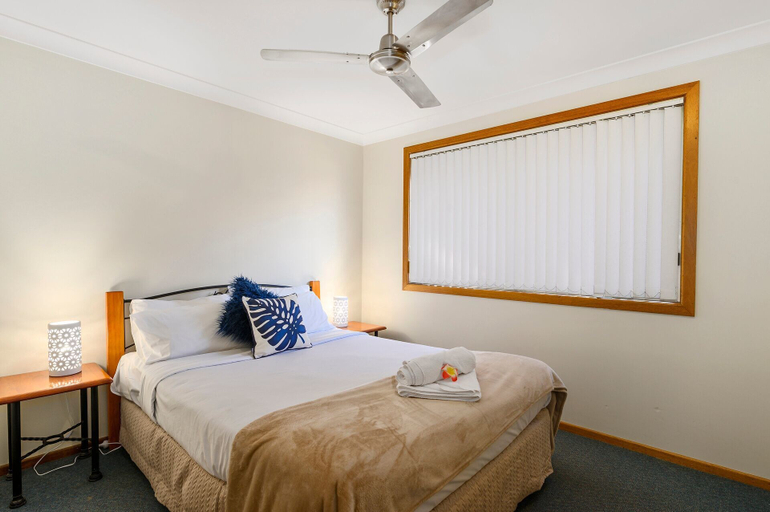 Bedroom 2, Dolphin Sands Holiday Villas, Coffs Harbour - Pt A