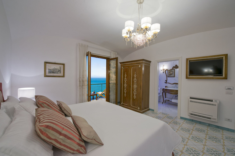 Bedroom 5, Villa Corallium, Salerno