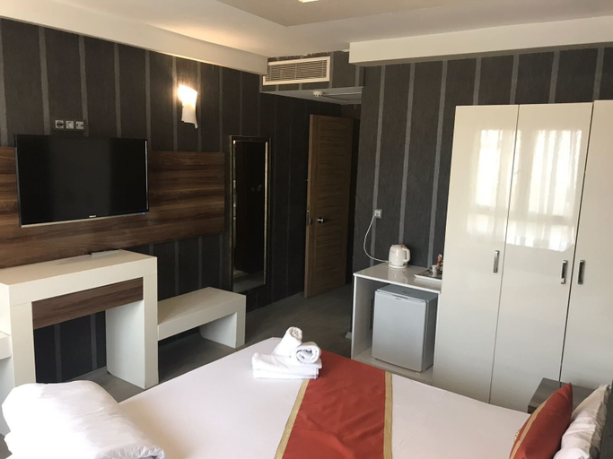 Bedroom 3, Ozcelik Hotel, Salihli