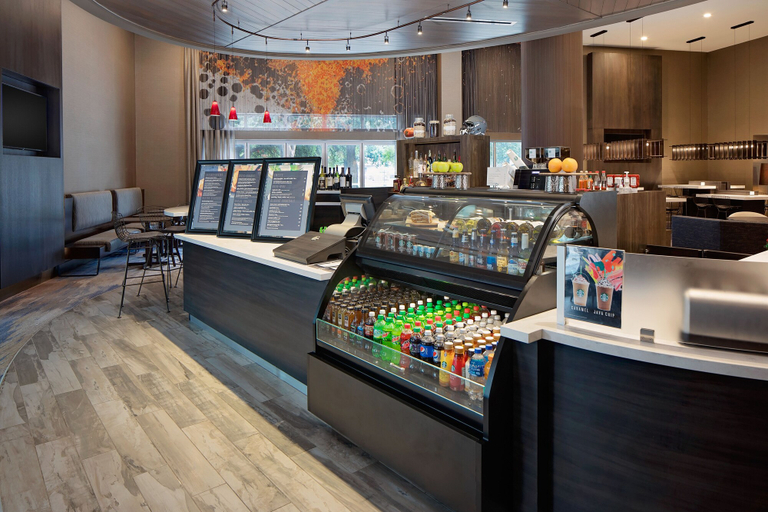 Food & Drinks 5, Courtyard by Marriott Dallas Downtown/Reunion District, Dallas