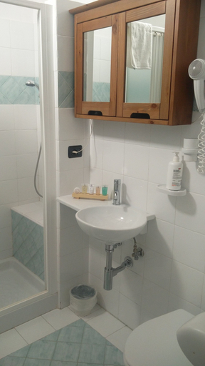 Bathroom 4, Casale dei Gelsi Bed & Breakfast, Viterbo