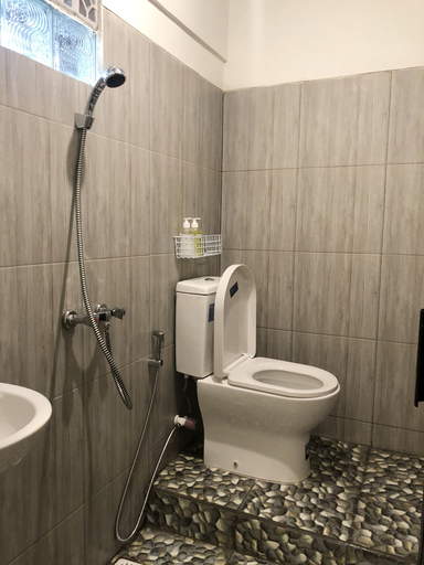 Bathroom 5, Bamboe Inn Homestay, Bandar Lampung