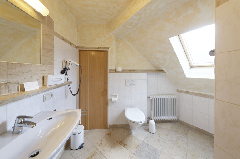 Bathroom 5, Hotel Garni Alpengruss, Garmisch-Partenkirchen