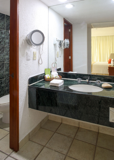 Bathroom 5, Emporio Ixtapa - with Optional All Inclusive, José Azueta