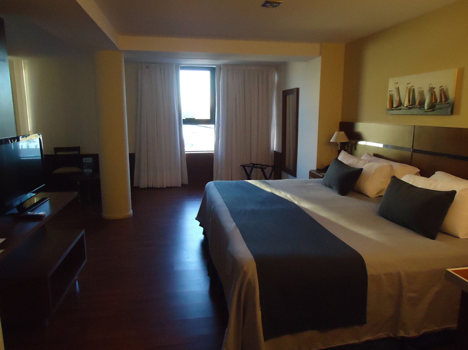 Bedroom 2, Hotel Puerto Amarras, La Capital
