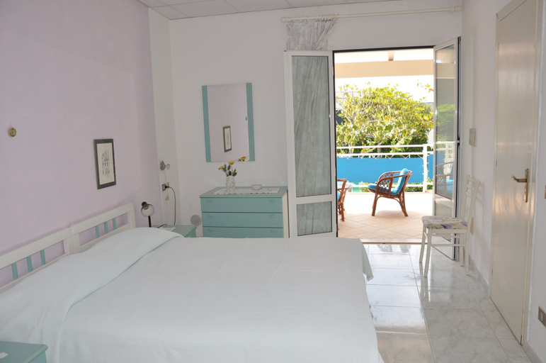 Bedroom 3, Hotel Villa Tre Sorelle, Napoli