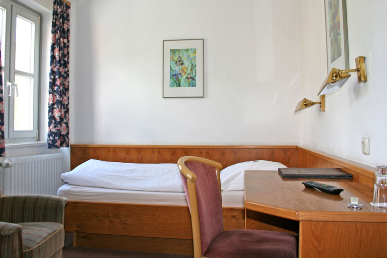 Bedroom 2, Hotel Pelli Hof Rendsburg by Tulip Inn, Rendsburg-Eckernförde