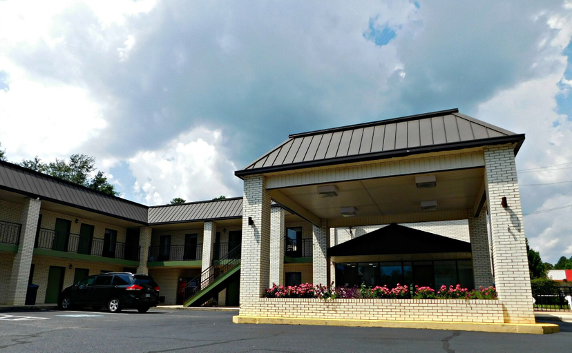 Exterior & Views 2, Quality Inn Raeford, Hoke