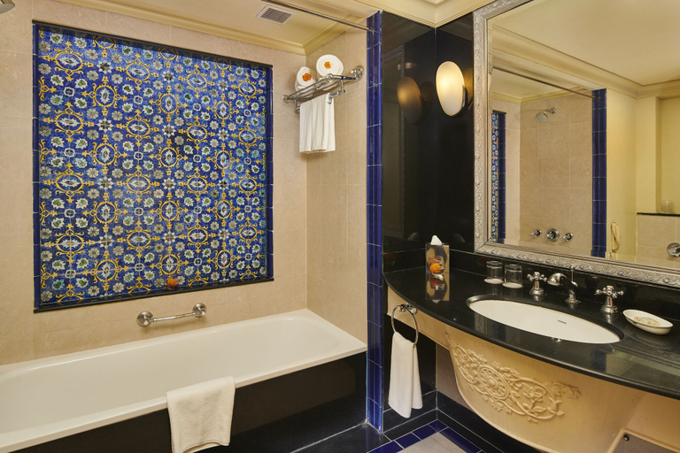 Bathroom 5, The Ummed Jodhpur Palace Resort & Spa, Jodhpur