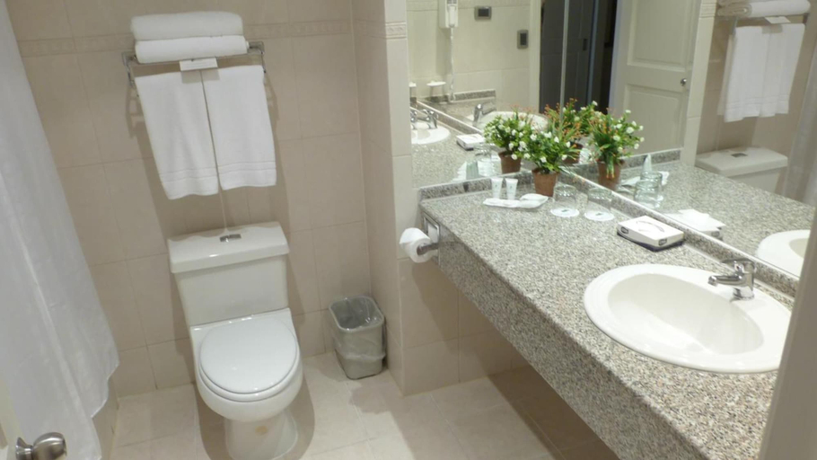 Bathroom 4, Hotel Diego De Almagro Concepcion, Concepción