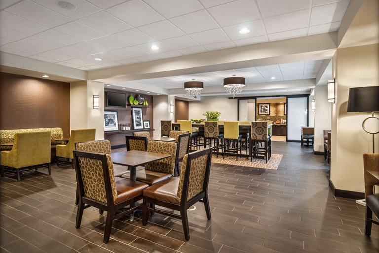 Food & Drinks 5, Hampton Inn Dover, Strafford