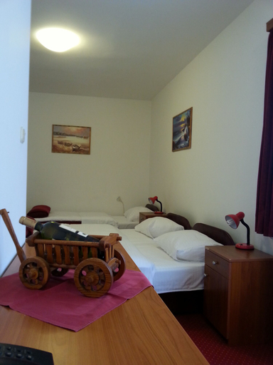 Bedroom 3, Hotel Mirni Kutak, Otočac