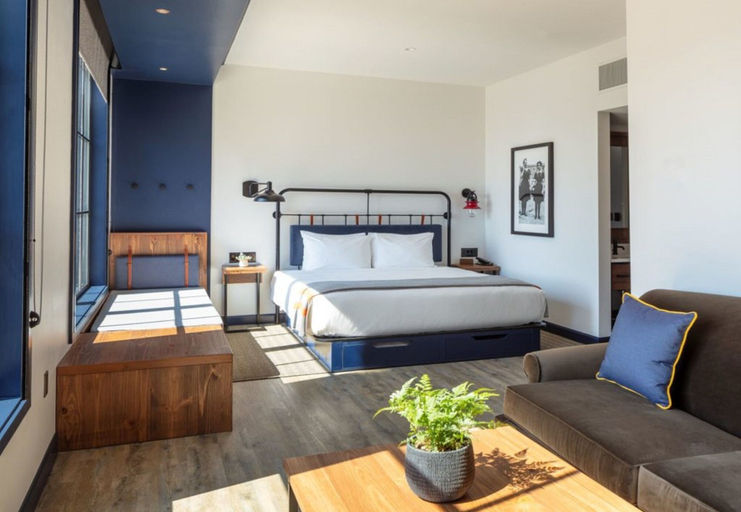 Bedroom 3, Hammetts Hotel, Newport