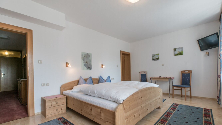Bedroom 3, Pension Trojerhof, Spittal an der Drau