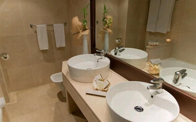 Bathroom 5, Mediterráneo Sitges, Barcelona