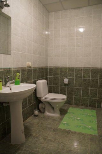Bathroom 3, Hotel Nova, Desnians'kyi