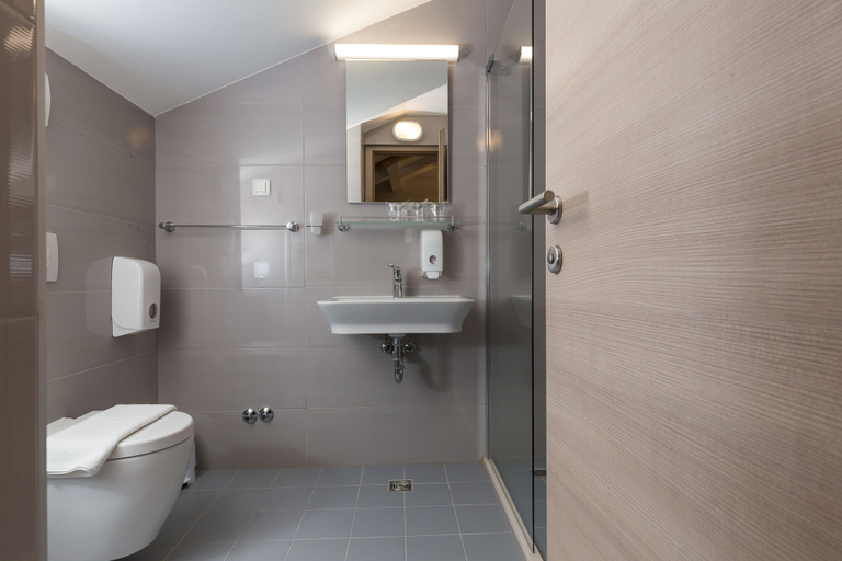 Bathroom 4, Hotel Vimbula, Dubrovnik