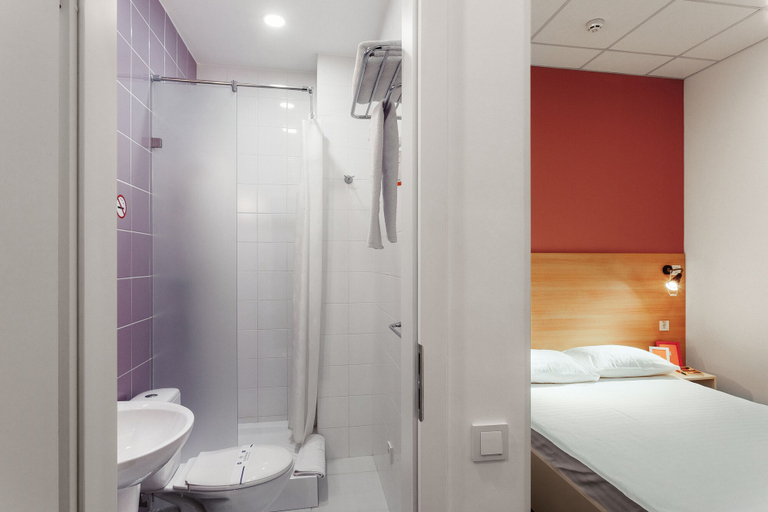 Bathroom 5, Orange Hotel, Odes'ka