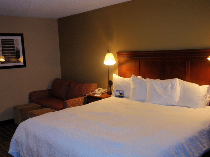 Bedroom 2, Baymont by Wyndham Lewisville, Denton