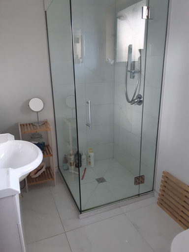Bathroom 5, Maples on Harewood, Christchurch