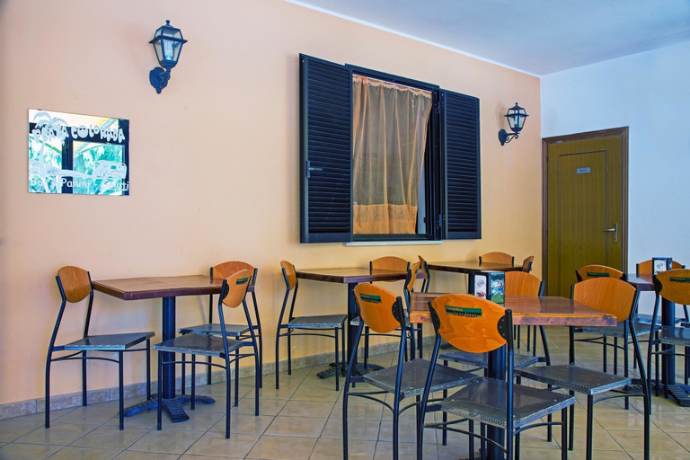 Food & Drinks 4, Playa Colorada, Latina