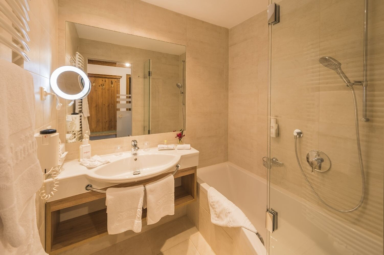 Bathroom 4, Hotel Spielmann, Reutte