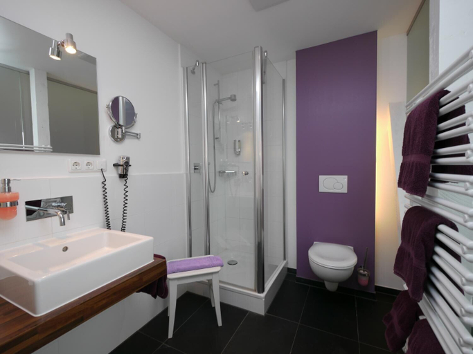 Bathroom 4, Gasthof Oldenwöhrden, Dithmarschen