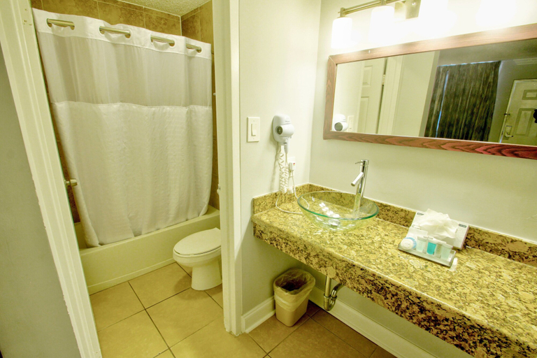 Bathroom 4, Fort Lauderdale Grand Hotel, Broward