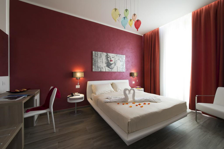 Bedroom 3, Oasi Village Hotel, Milano