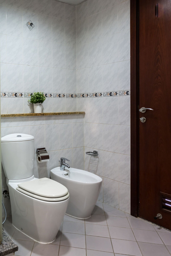 Bathroom 5, HiGuests - Lake view, Dubai