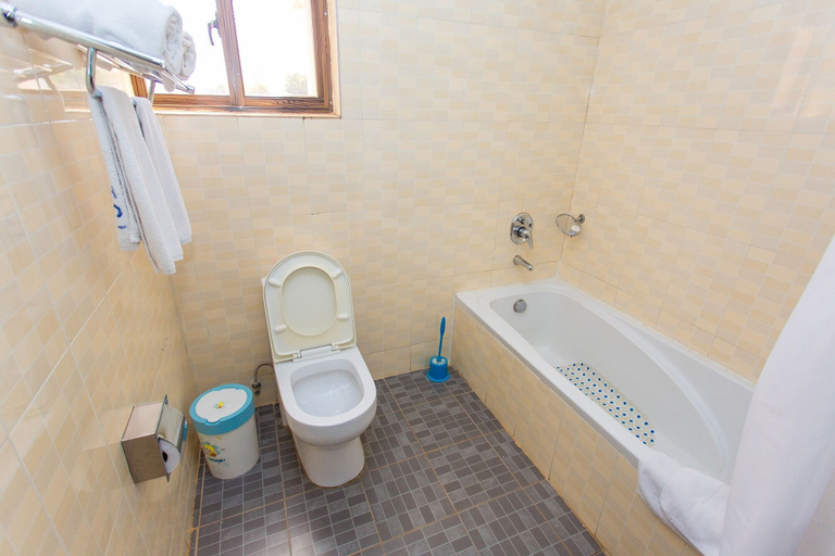 Bathroom 5, The Country Inn Hotel, Gasabo