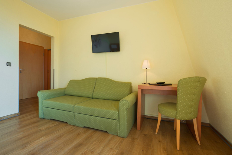 Bedroom 4, Berghotel Kockelsberg, Trier