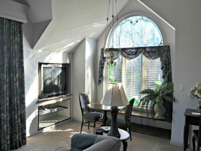 Others 5, Luxury Mountain Getaways, Carroll