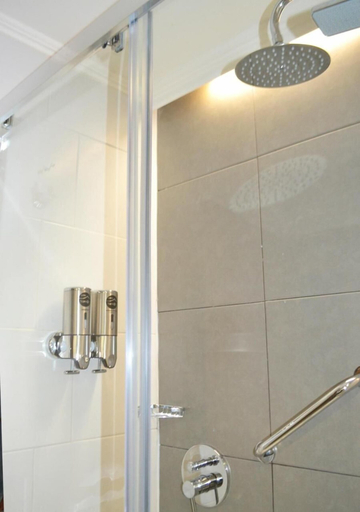 Bathroom 4, Hotel Nippon, Santiago