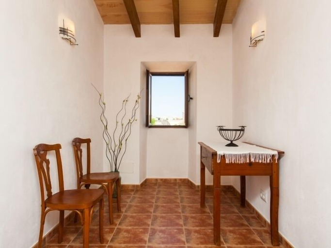 Others 5, Villa Paula, Baleares