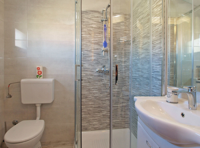 Bathroom 3, Apartment 1536, Vodnjan