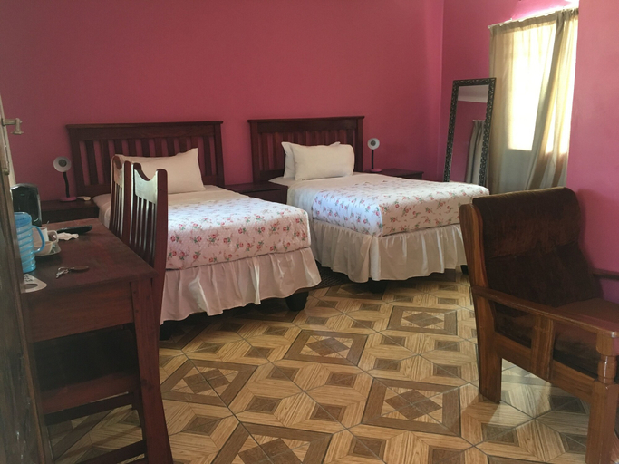 Bedroom 1, Gomwe Guest Inn, Tutume