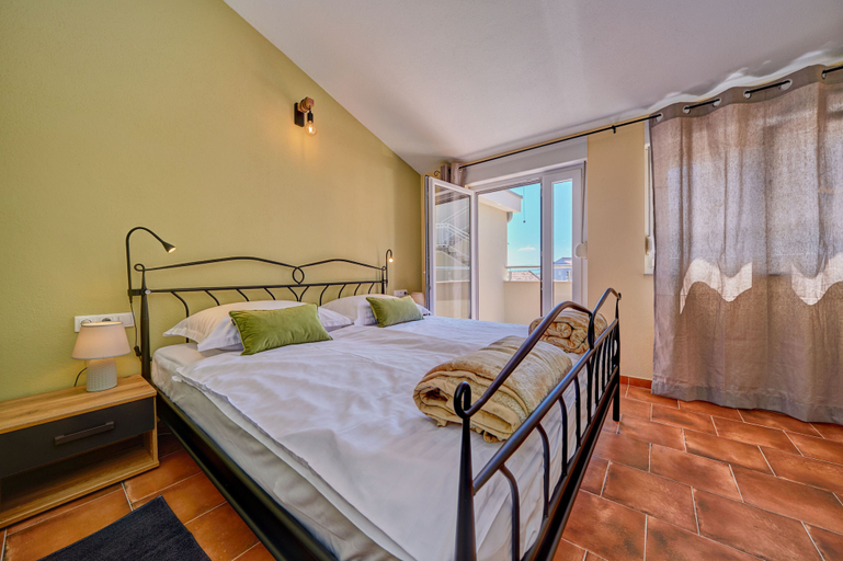 Bedroom 3, Anovi Holiday House by Litto, Okrug