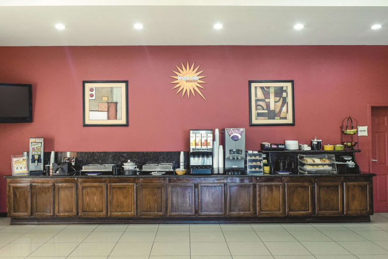 Food & Drinks 4, La Quinta Inn & Suites by Wyndham Alice, Jim Wells