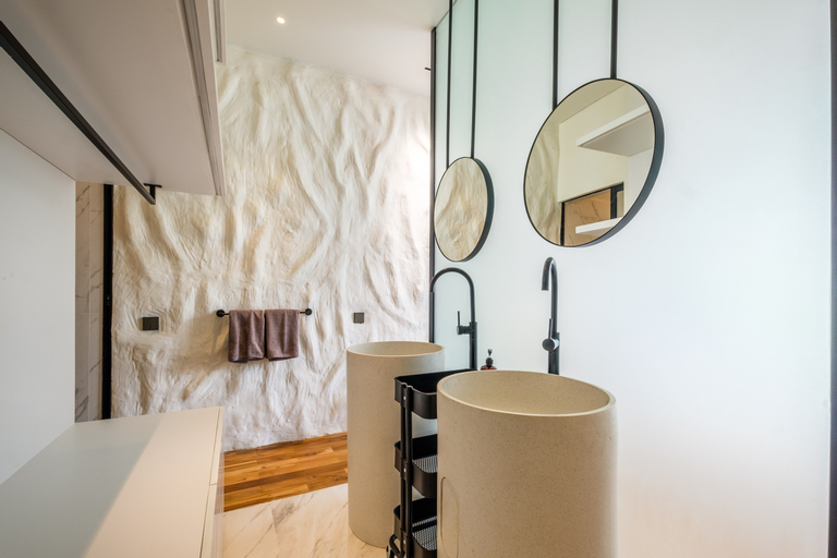 Bathroom 13
