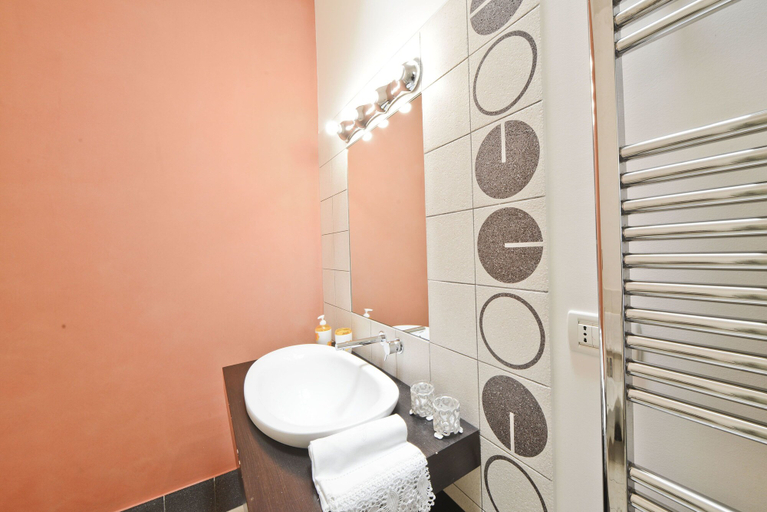 Bathroom sink, Appartamento Ambra con Balcone by Wonderful Italy, Brindisi
