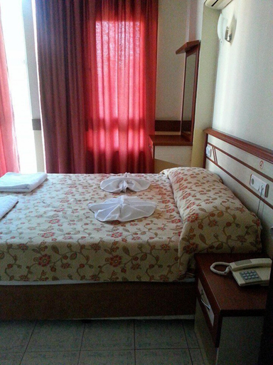 Bedroom 2, Lavinia Apart Hotel, Alanya