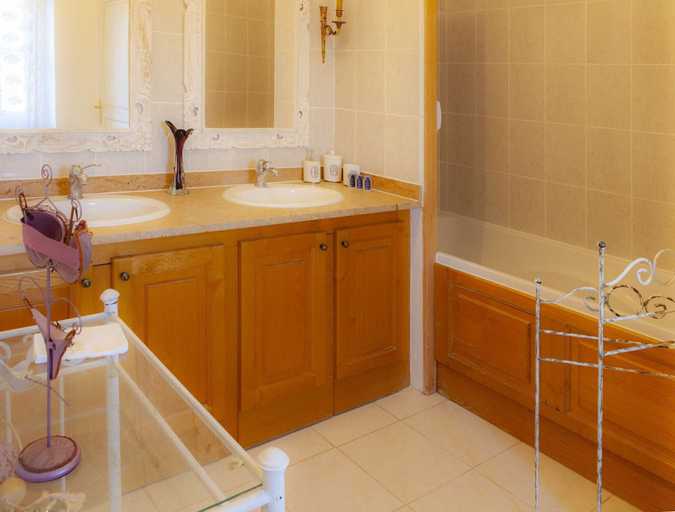 Bathroom 5, Chateau de Murviel, Hérault