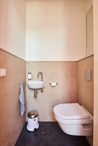 Bathroom 5, Hotel Miss Blanche, Groningen