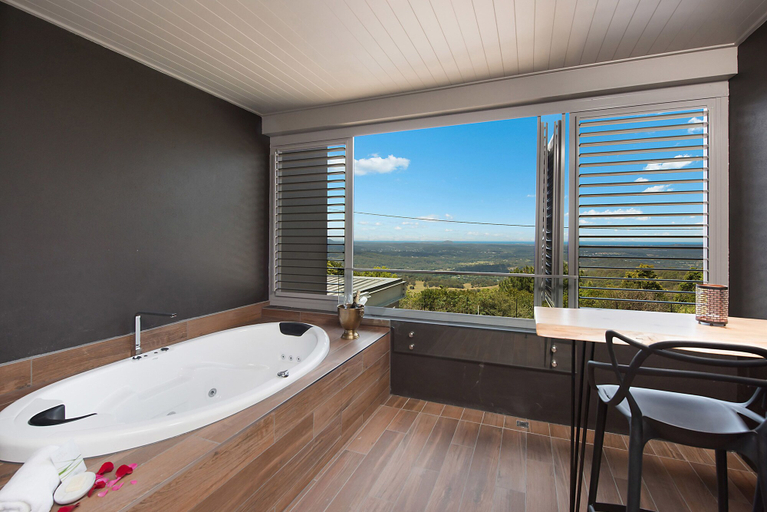 Bathroom 3, Altitude on Montville, Maroochy