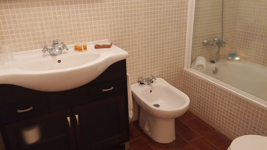 Bathroom 4, Hotel La Era de Aracena - Adults Only, Huelva