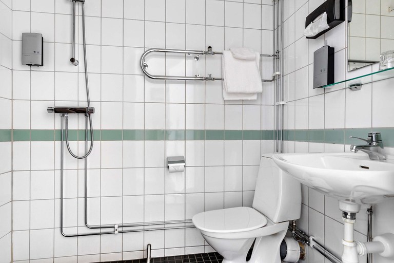 Bathroom 4, Best Western Hotel Trollhattan, Trollhättan