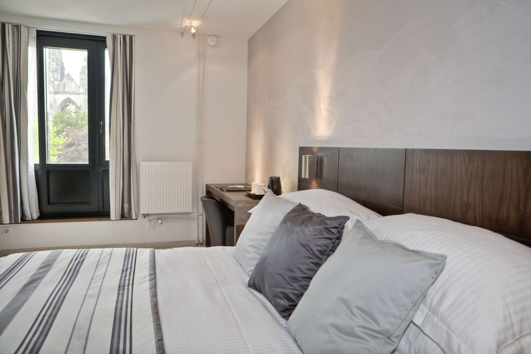 Bedroom 3, Best Western Plus Hotel des Francs, Aisne